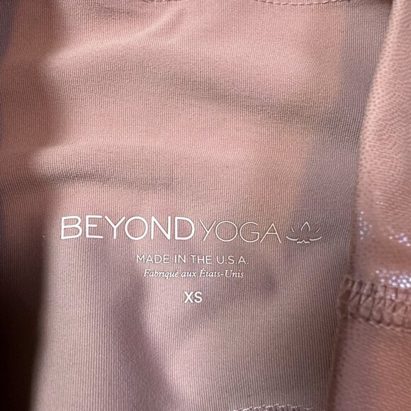 Beyond Yoga Pearlized High Waisted Midi Legging Brazen Blush Pink Size X-Small - Picture 4 of 7